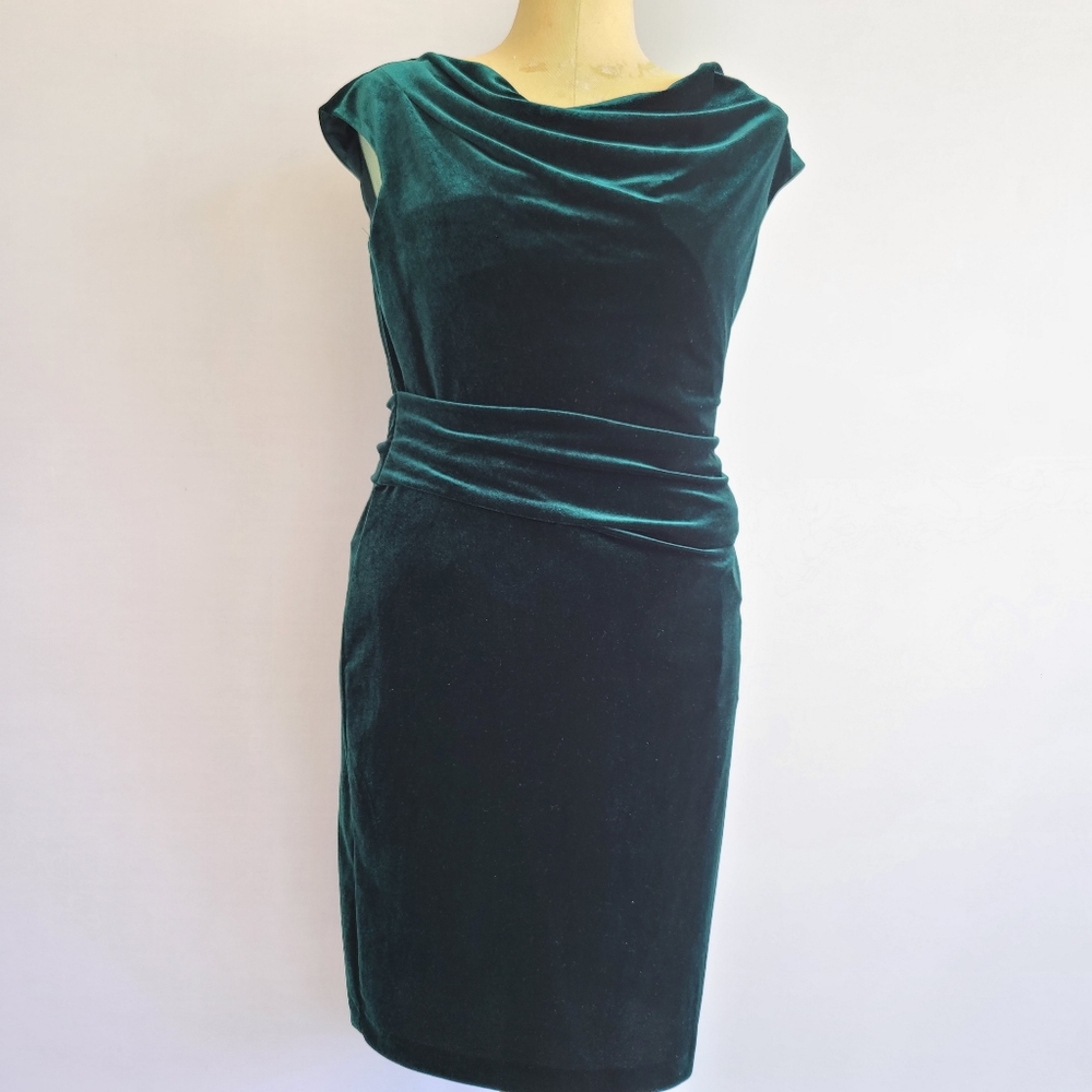 Jessica Howard green velvet dress